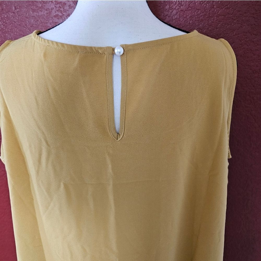 Womens tops  - Picture 4 of 8